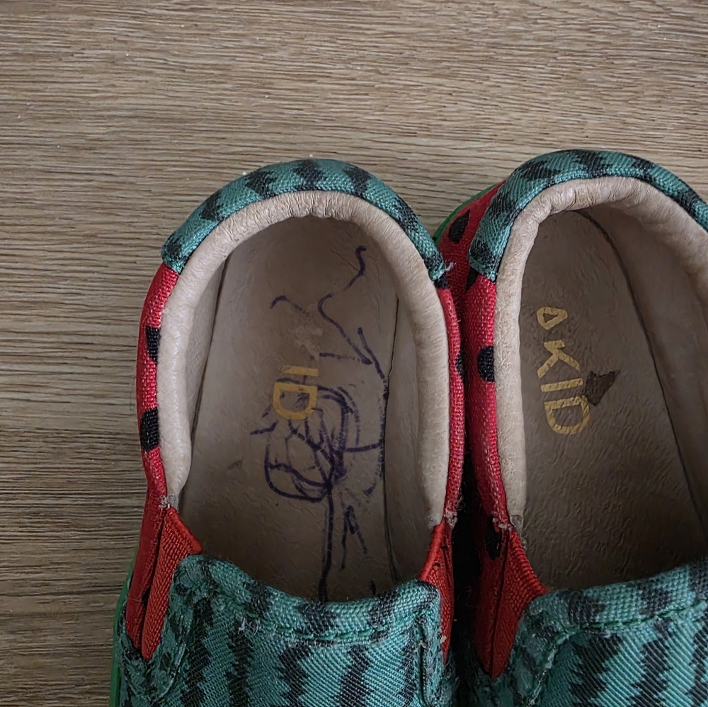 AKID Slip-On Shoes SZ 8 - Picture 4 of 5